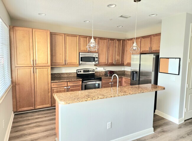 Photo - 583 NW 35th Pl