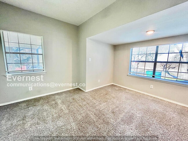 Photo - 415 W Light St