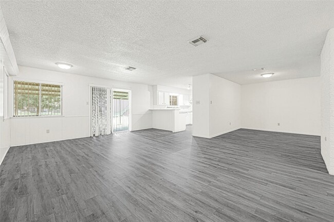 Photo - 1231 Country Ln
