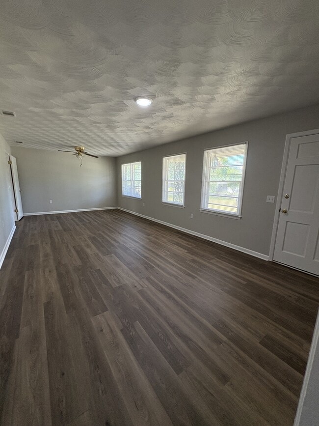 Photo - 603 Waters Dr