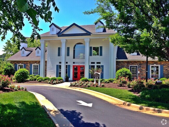 Building Photo - The Landing Fayetteville Rental