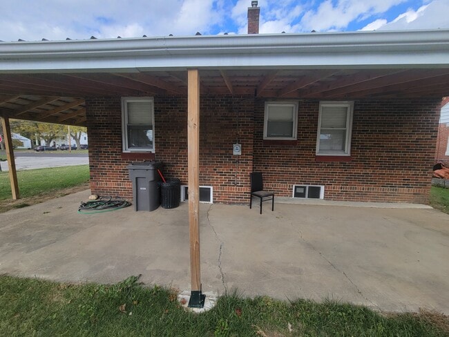 Photo - 2381 Lakewood Ave