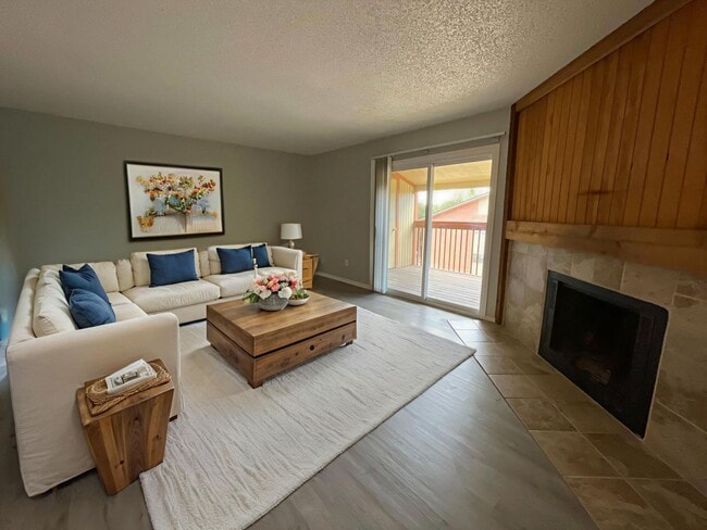 Photo - 4015 Stonedike Dr Unidad A