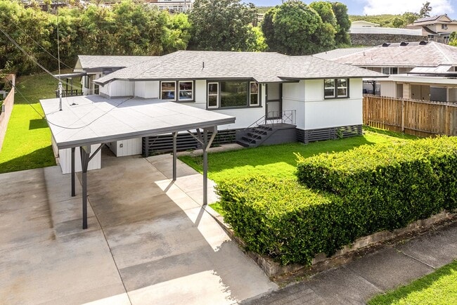 Building Photo - Newly Renovated 3 Bedroom Kailua Home!