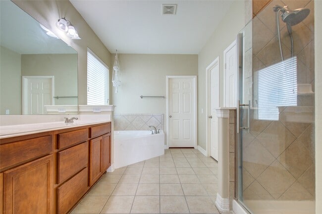 Photo - 18103 Double Bay Rd