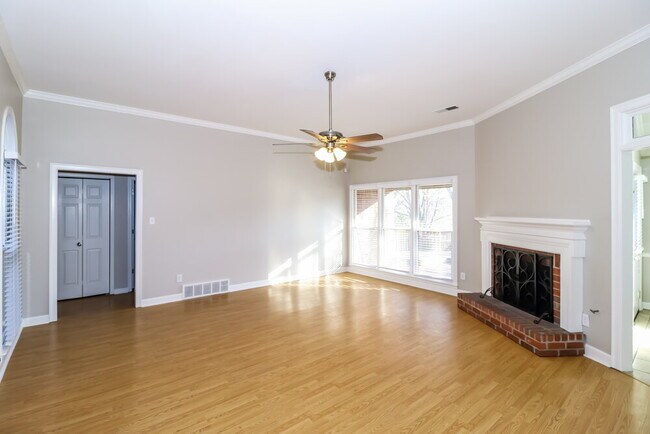 Photo - 8901 Raspberry Ln