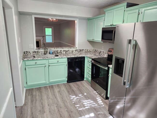 Photo - 203 Oak Hollow Ct