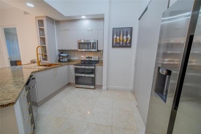 Photo - 20000 E Country Club Dr Unit 409