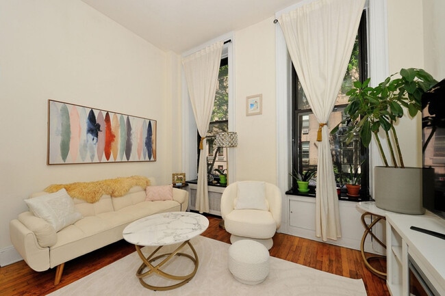 Photo - 120 E 40th St Unit FL2-ID1039014P