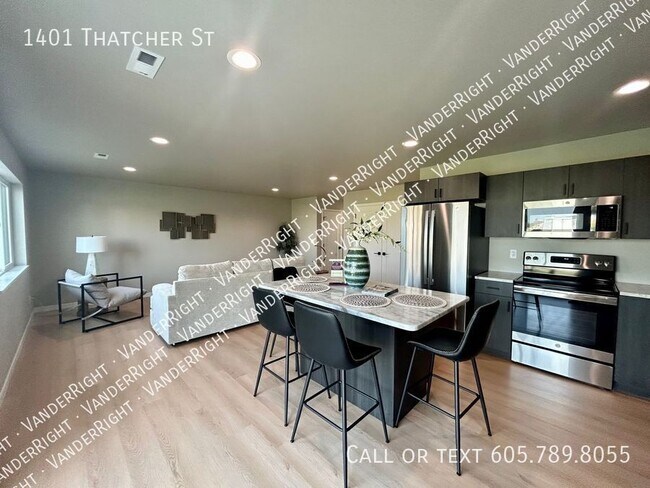 Photo - 1401 Thatcher St