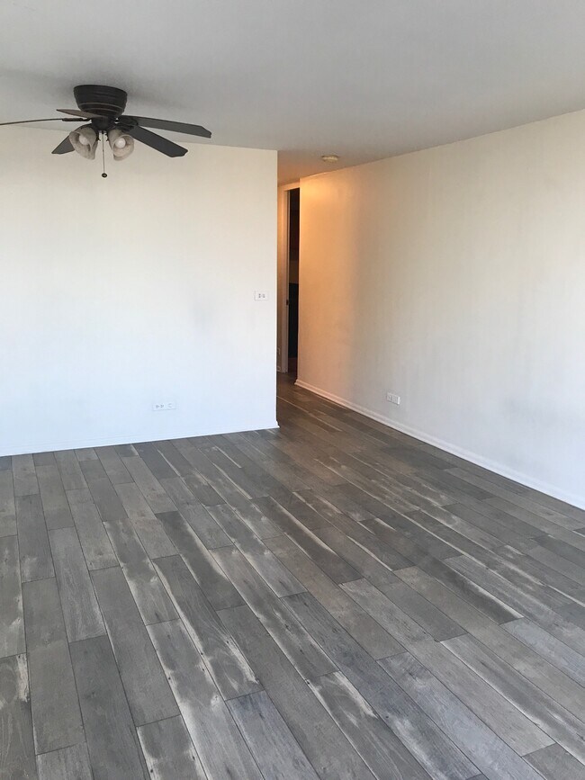 Photo - 720 W Gordon Ter Unit 16G