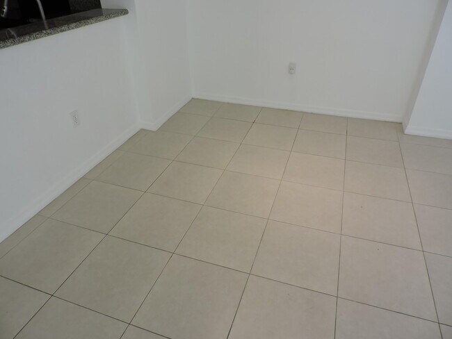Photo - 4903 Midtown Ln Unit 3319