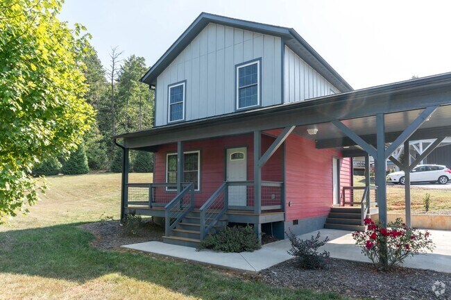 Building Photo - Charming Two-Bedroom in North Asheville Rental