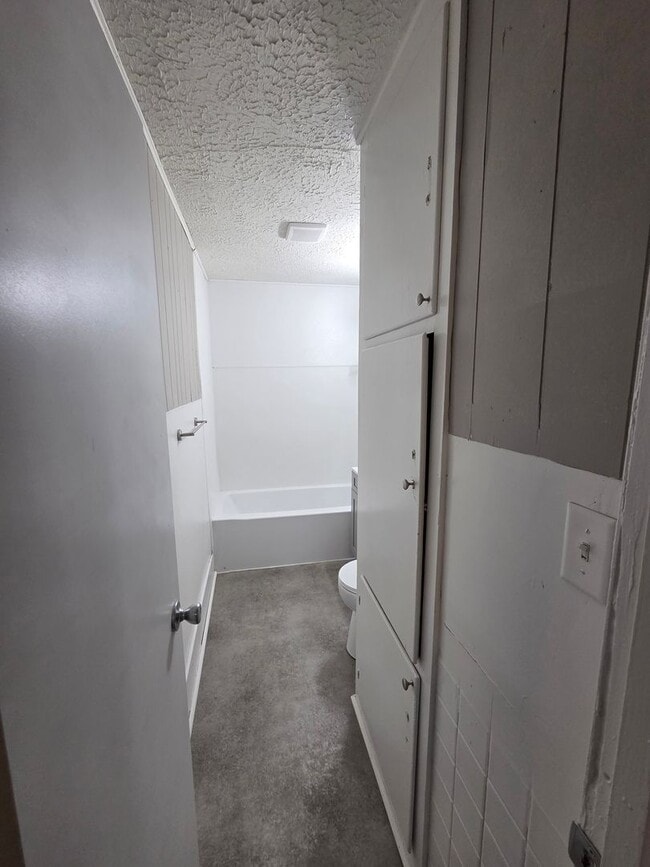 Building Photo - 1521-1527 W Merton St Unit 1525