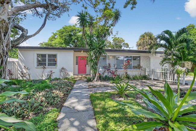 Photo - 5009 Spruce Ave