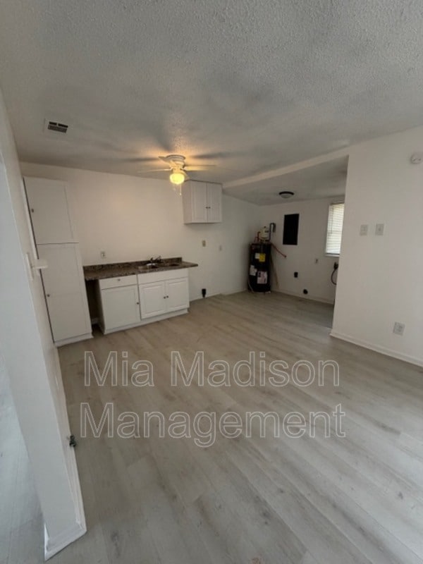 Photo - 1518 Heron St