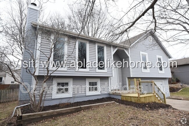 Building Photo - 1312 E 153rd St Rental