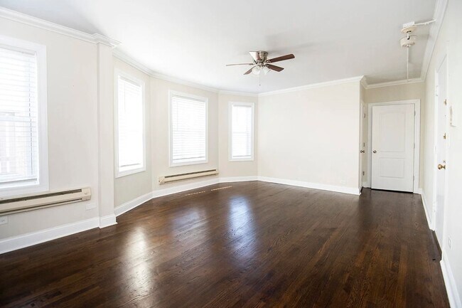 Building Photo - 918 Green Bay Rd Unit 3B