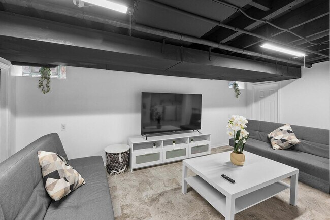 Photo - 2009 Sharon St Unidad ID1345029P