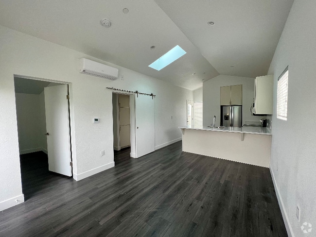 Building Photo - 10826 Tabor St Rental
