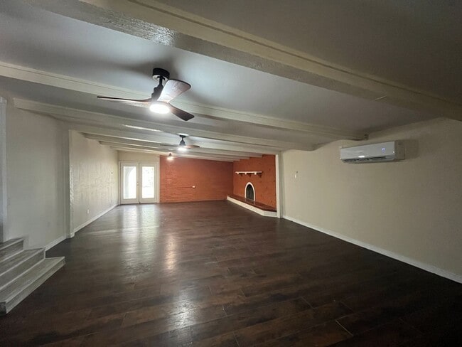 Photo - 3309 Mahan Dr