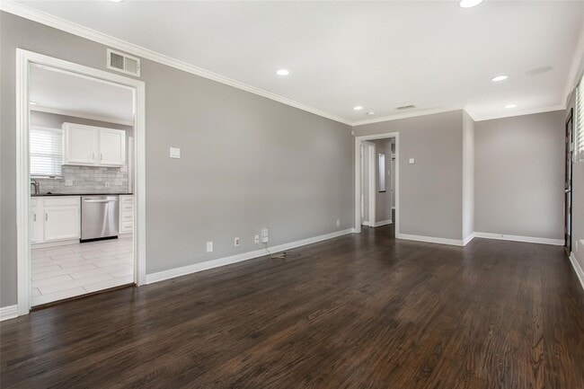 Photo - 570 Bondstone Dr