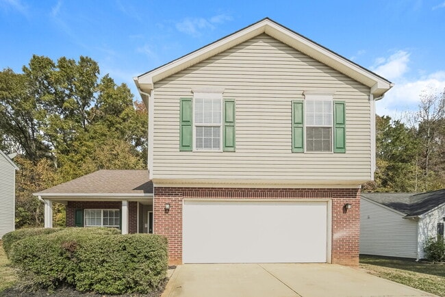Building Photo - 2070 Chapel Creek Rd