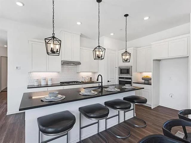 Photo - 6200 King's Path