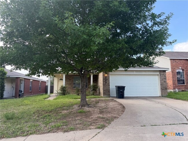 Building Photo - 2300 Maedell Dr