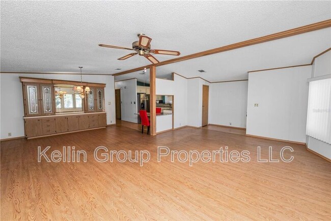 1706 Fox Hill Dr