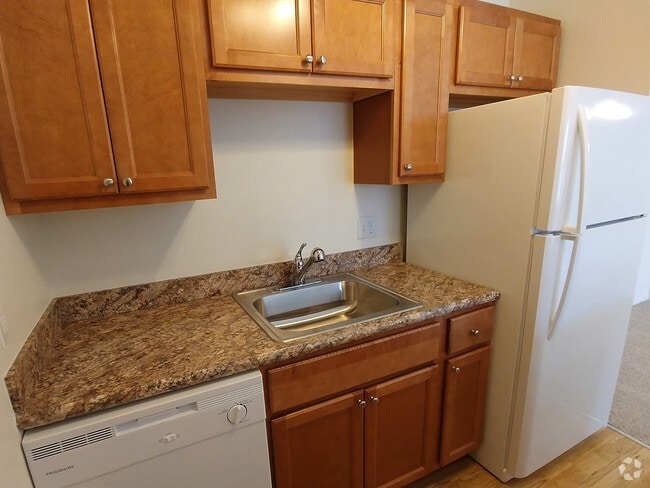 Kitchen 2BR, 2BA - Ashberry Village Apartments