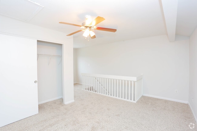 3BR, 3BA - 1,340 SF