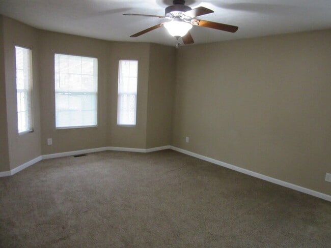Photo - 50% Off The Security Deposit for Qualified Applicants On This Large 5 Bedroom, 2 Bathroom Eastsid...