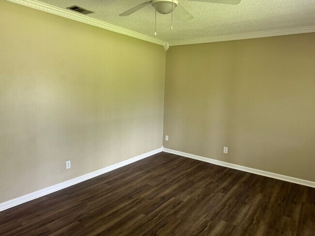 Photo - 121 Herty Dr