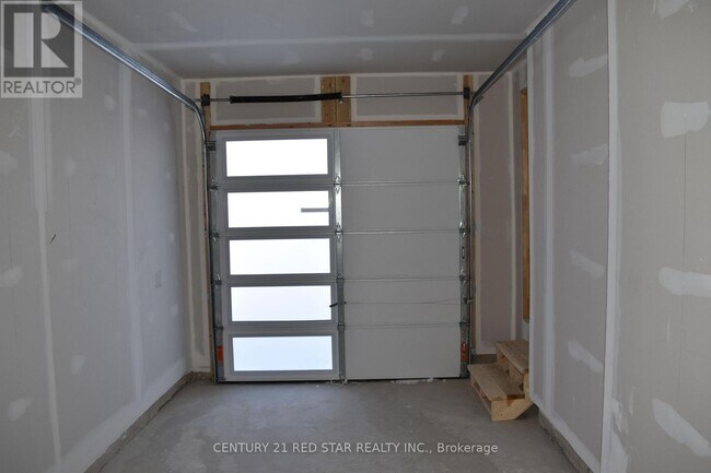 Photo - 66 Edminston Dr