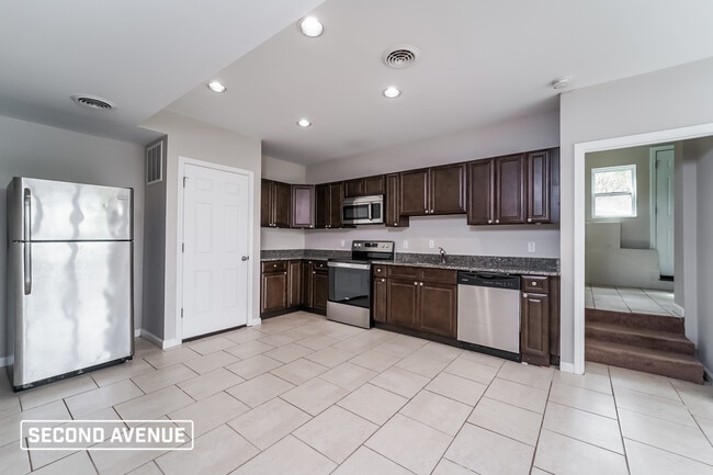 Photo - 1800 St Patrick St