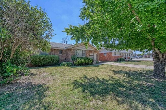 Photo - 1428 Lindale Ave