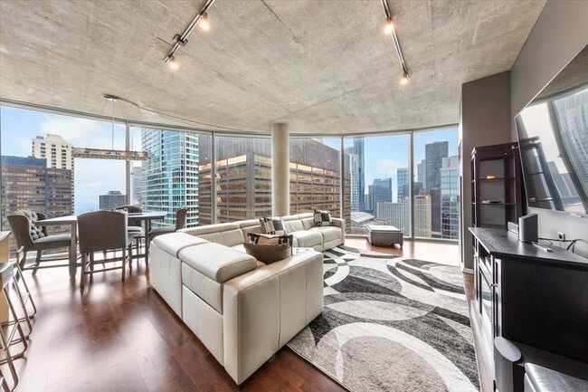 Photo - 600 N Fairbanks Ct Unidad 3301