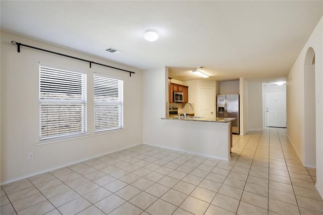 Photo - 910 Amber St