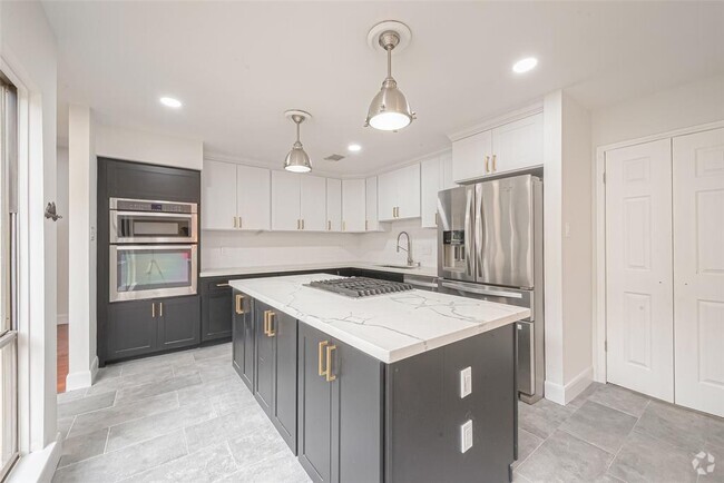 Building Photo - 12127 Carriage Hill Dr Rental