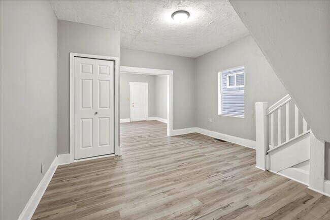 Photo - 1130 N Rural St