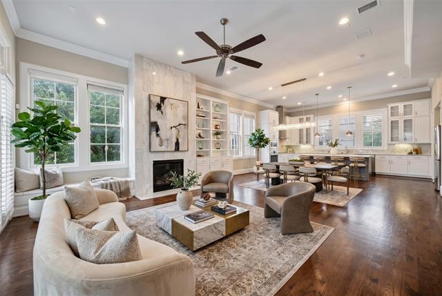 Building Photo - 520 S Pearl Expy