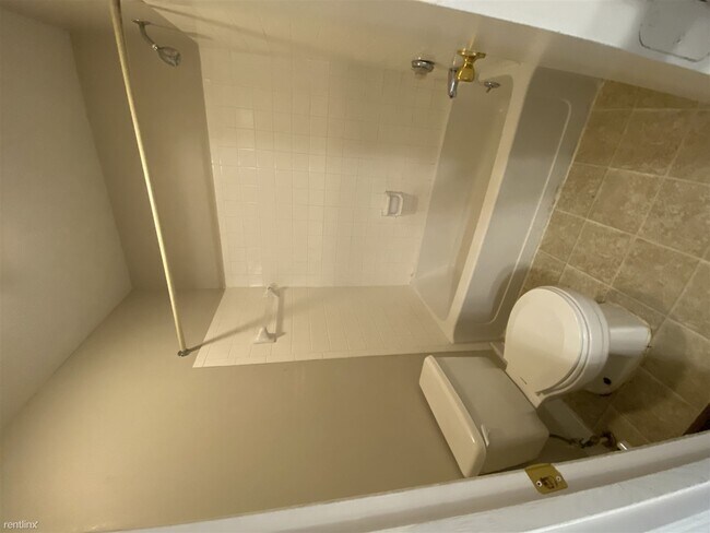 Photo - 2 br, 2.5 bath Townhome - Avery Close