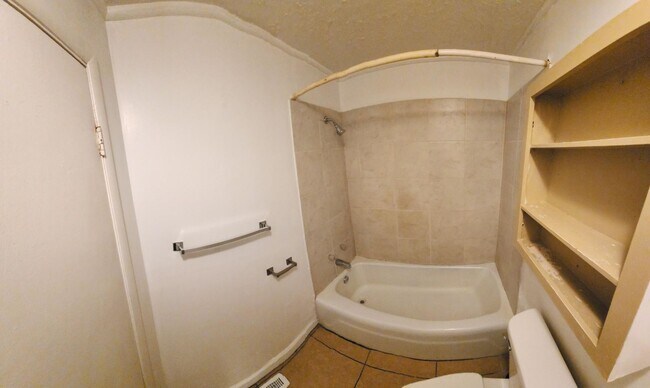 Photo - Nice 1 bedroom with full basement