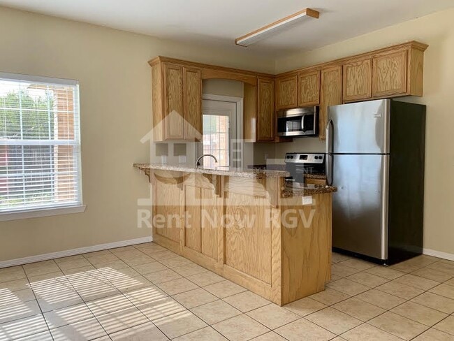 Photo - 2618 Phoenix St