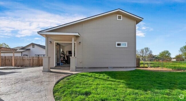 Building Photo - 2463 N Maxie Way Rental