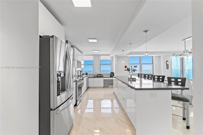 Photo - 1912 S Ocean Dr Unidad 17A