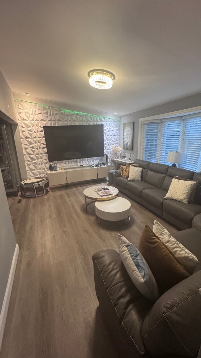 Photo - 871 Norman St