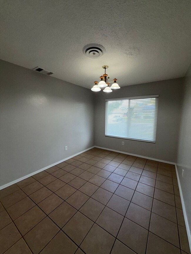 Photo - Beautiful 4 Bedroom House in NW Bakersfield with Pool!