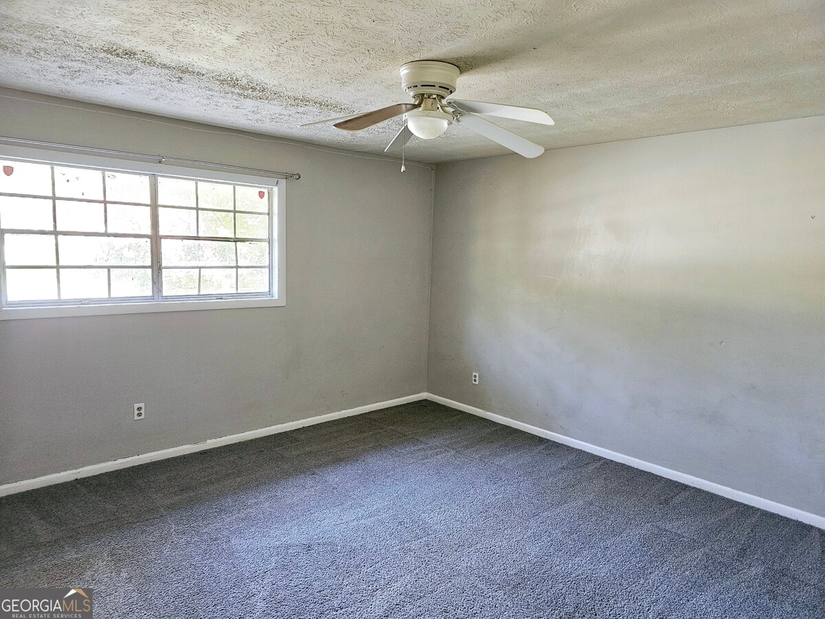 Photo - 1045 Laurel Ct Unit A